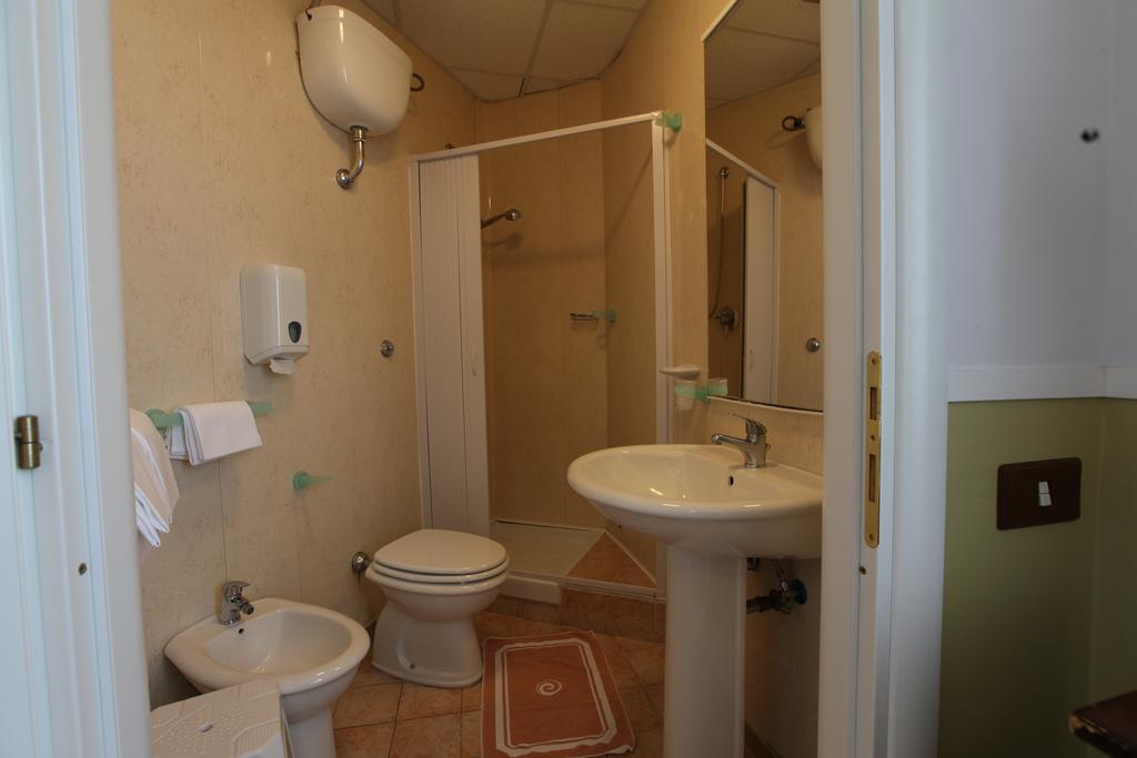Hotel Belvedere Lido di Ostia Værelse billede